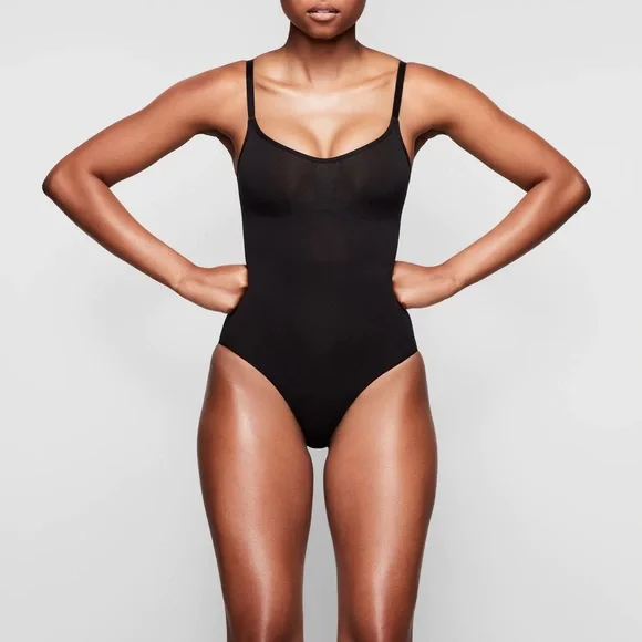 SKIMS NEW Black Sculpting Bodysuit!! - Picture 3 of 16